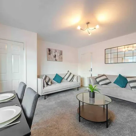 Beautiful 4 Bed - Weekly & Monthly Bookings Birmingam